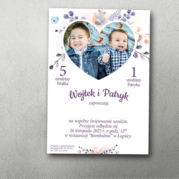 Personalizowane zaproszenie na podwójne urodziny z kolorowym motywem kwiatów i zdjęciem dzieci umieszczonym w sercu, imiona.