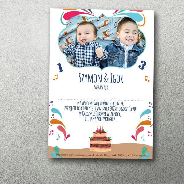 Zaproszenie ze zdjeciem dzieci i torcikiem