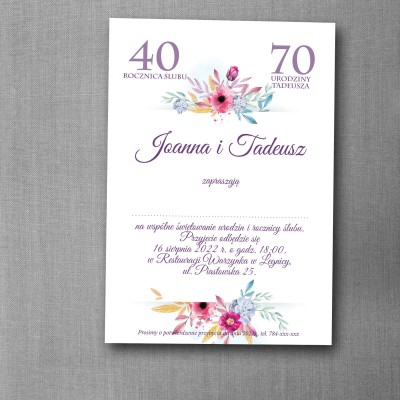 Zaproszenie na urodziny i rocznicę ślubu z purpurowymi kwiatami