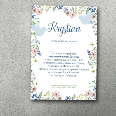 Jednostronne zaproszenie na chrzest ramką ozdobioną kwiatkami.