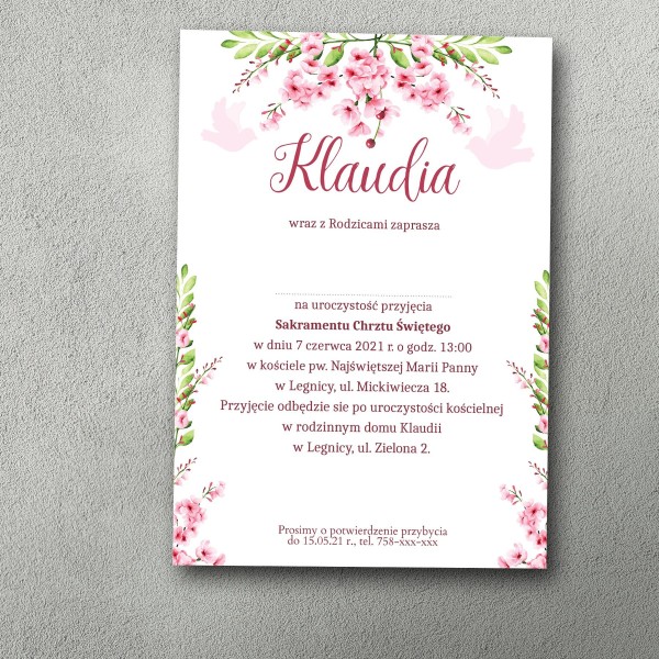 Klasyczne zaproszenie na chrzest z czerwono-różowymi kwiatkami, wydruk jednostronny.