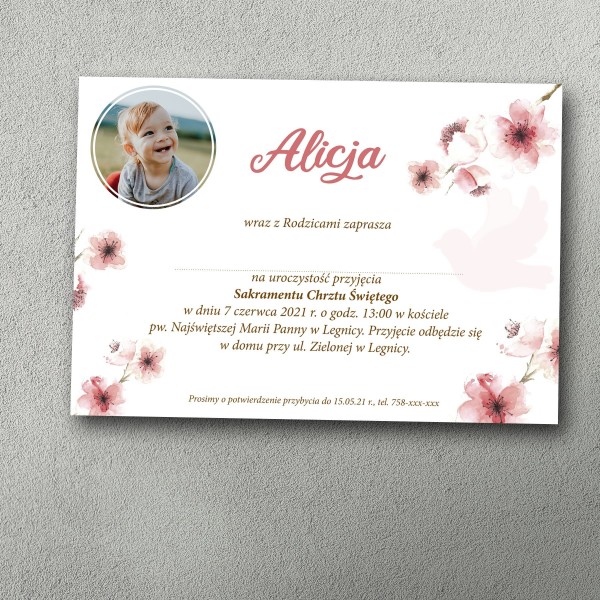 Zaproszenie na chrzest ze zdjęciem w rogu, różowe kwiatki, subtelne kolory, dla dziewczynki.